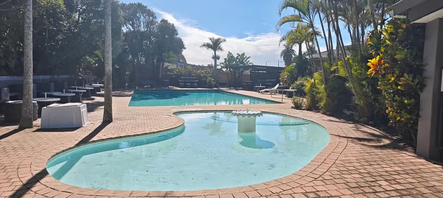 The estate swimming pool, with a shallow pool alongside